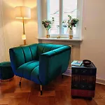 Exklusive Agnes In Zentraler Bestlage Von Zeitz! Vollausgestattet, Freie Parkplaetze, Magenta-tv, Highspeed Wlan, Fahrstuhl Zeitz