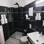 Apartamento Exklusive Agnes In Zentraler Bestlage Von Zeitz! Vollausgestattet, Freie Parkplaetze, Magenta-tv, Highspeed Wlan, Fahrstuhl