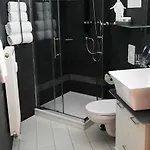 Exklusive Agnes In Zentraler Bestlage Von Zeitz! Vollausgestattet, Freie Parkplaetze, Magenta-tv, Highspeed Wlan, Fahrstuhl Apartamento