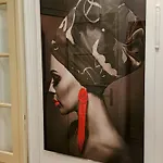 Exklusive Agnes In Zentraler Bestlage Von Zeitz! Vollausgestattet, Freie Parkplaetze, Magenta-tv, Highspeed Wlan, Fahrstuhl Zeitz