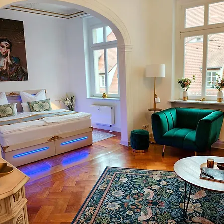 Exklusive Agnes In Zentraler Bestlage Von Zeitz! Vollausgestattet, Freie Parkplaetze, Magenta-tv, Highspeed Wlan, Fahrstuhl Апартаменты *