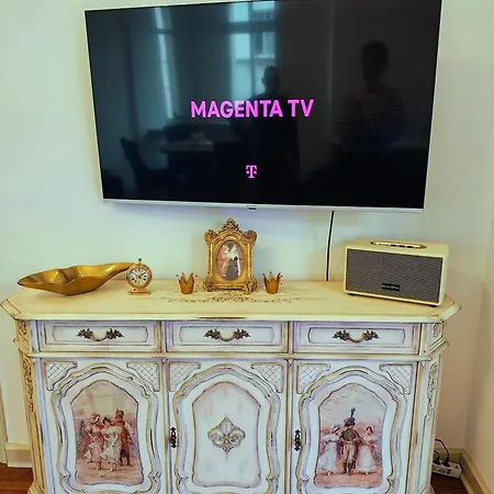 Exklusive Agnes In Zentraler Bestlage Von Zeitz! Vollausgestattet, Freie Parkplaetze, Magenta-tv, Highspeed Wlan, Fahrstuhl *