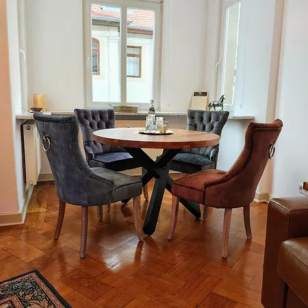 Exklusive Agnes In Zentraler Bestlage Von Zeitz! Vollausgestattet, Freie Parkplaetze, Magenta-tv, Highspeed Wlan, Fahrstuhl *