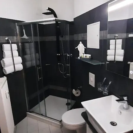 Apartamento Exklusive Agnes In Zentraler Bestlage Von Zeitz! Vollausgestattet, Freie Parkplaetze, Magenta-tv, Highspeed Wlan, Fahrstuhl