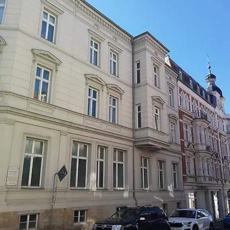 Exklusive Agnes In Zentraler Bestlage Von Zeitz! Vollausgestattet, Freie Parkplaetze, Magenta-tv, Highspeed Wlan, Fahrstuhl