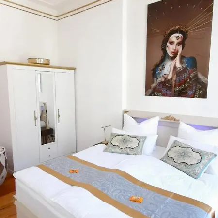 Apartamento Exklusive Agnes In Zentraler Bestlage Von Zeitz! Vollausgestattet, Freie Parkplaetze, Magenta-tv, Highspeed Wlan, Fahrstuhl *