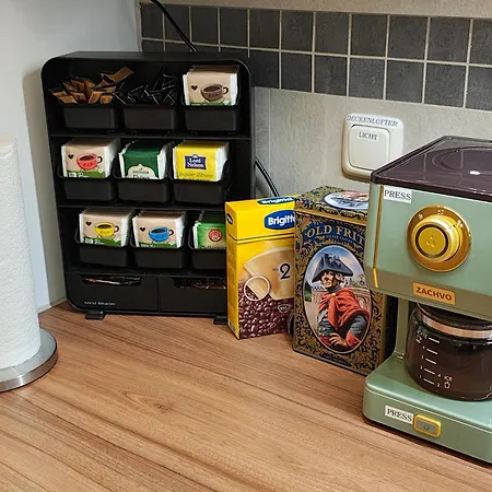 Exklusive Agnes In Zentraler Bestlage Von Zeitz! Vollausgestattet, Freie Parkplaetze, Magenta-tv, Highspeed Wlan, Fahrstuhl Апартаменты Цайц