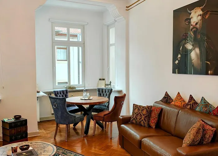 Апартаменты Exklusive Agnes In Zentraler Bestlage Von Zeitz! Vollausgestattet, Freie Parkplaetze, Magenta-tv, Highspeed Wlan, Fahrstuhl