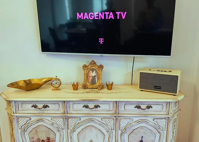 Exklusive Agnes In Zentraler Bestlage Von Zeitz! Vollausgestattet, Freie Parkplaetze, Magenta-tv, Highspeed Wlan, Fahrstuhl *