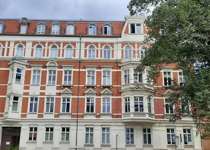 Апартаменты Exklusive Agnes In Zentraler Bestlage Von Zeitz! Vollausgestattet, Freie Parkplaetze, Magenta-tv, Highspeed Wlan, Fahrstuhl *