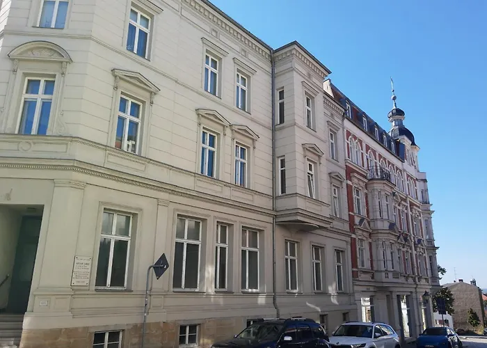 Exklusive Agnes In Zentraler Bestlage Von Zeitz! Vollausgestattet, Freie Parkplaetze, Magenta-tv, Highspeed Wlan, Fahrstuhl