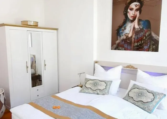 Апартаменты Exklusive Agnes In Zentraler Bestlage Von Zeitz! Vollausgestattet, Freie Parkplaetze, Magenta-tv, Highspeed Wlan, Fahrstuhl *