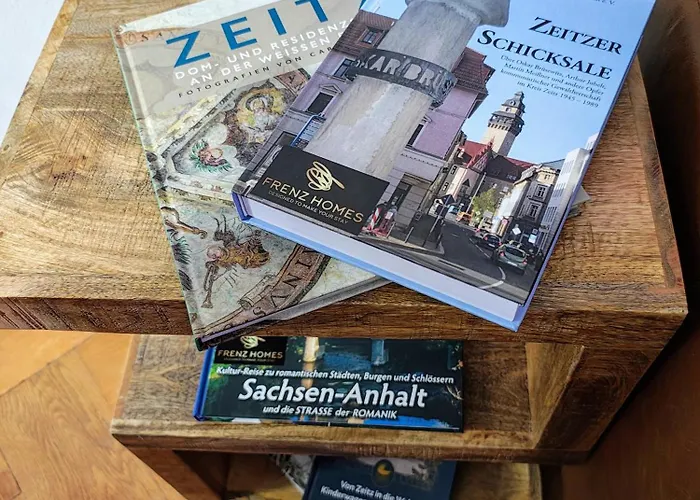 Exklusive Agnes In Zentraler Bestlage Von Zeitz! Vollausgestattet, Freie Parkplaetze, Magenta-tv, Highspeed Wlan, Fahrstuhl Апартаменты