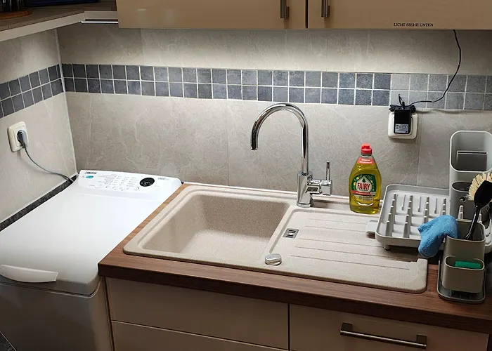 Exklusive Agnes In Zentraler Bestlage Von Zeitz! Vollausgestattet, Freie Parkplaetze, Magenta-tv, Highspeed Wlan, Fahrstuhl Цайц