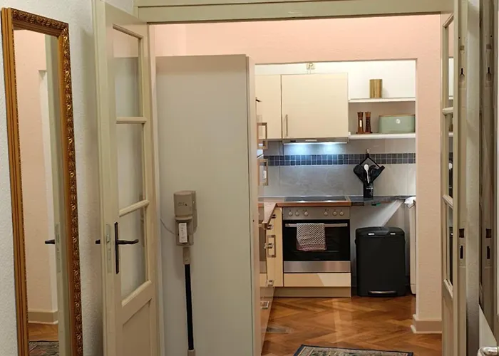 Апартаменты Exklusive Agnes In Zentraler Bestlage Von Zeitz! Vollausgestattet, Freie Parkplaetze, Magenta-tv, Highspeed Wlan, Fahrstuhl Цайц