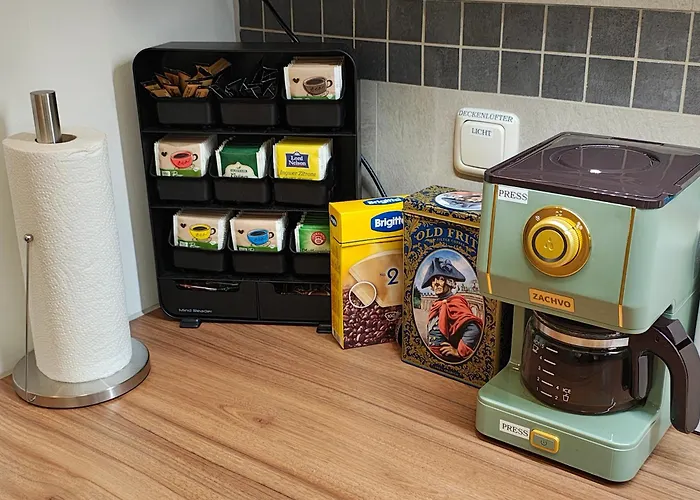 Exklusive Agnes In Zentraler Bestlage Von Zeitz! Vollausgestattet, Freie Parkplaetze, Magenta-tv, Highspeed Wlan, Fahrstuhl Апартаменты Цайц