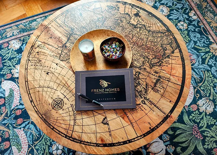 Exklusive Agnes In Zentraler Bestlage Von Zeitz! Vollausgestattet, Freie Parkplaetze, Magenta-tv, Highspeed Wlan, Fahrstuhl Апартаменты Цайц